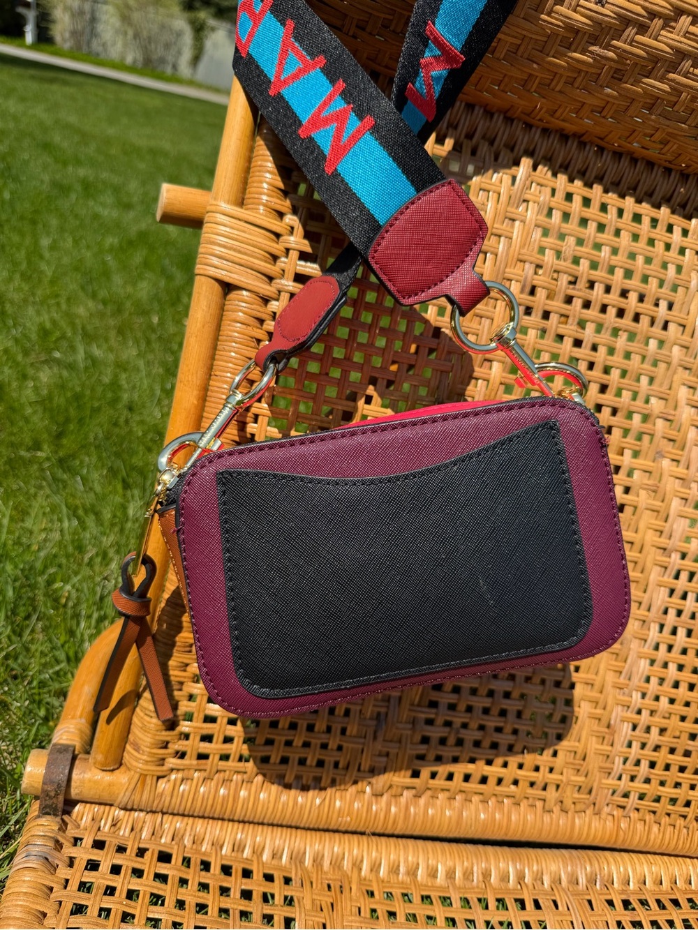 Marc Jacobs The Utility Snapshot Crossbody in Burgundy w Multicolor Strap- NEW - Picture 6 of 15